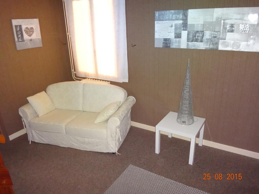 Hotel Bon Accueil Ойонакс Екстериор снимка