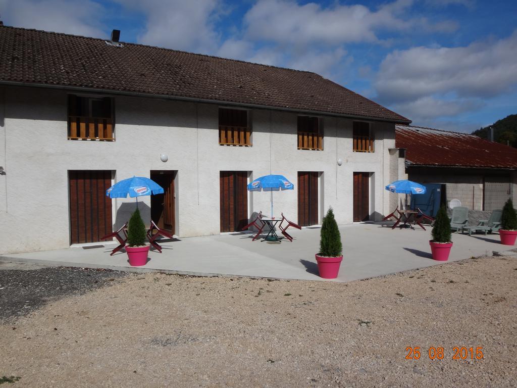 Hotel Bon Accueil Ойонакс Екстериор снимка