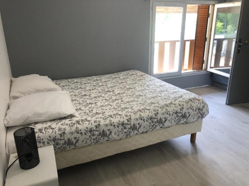 Hotel Bon Accueil Ойонакс Екстериор снимка