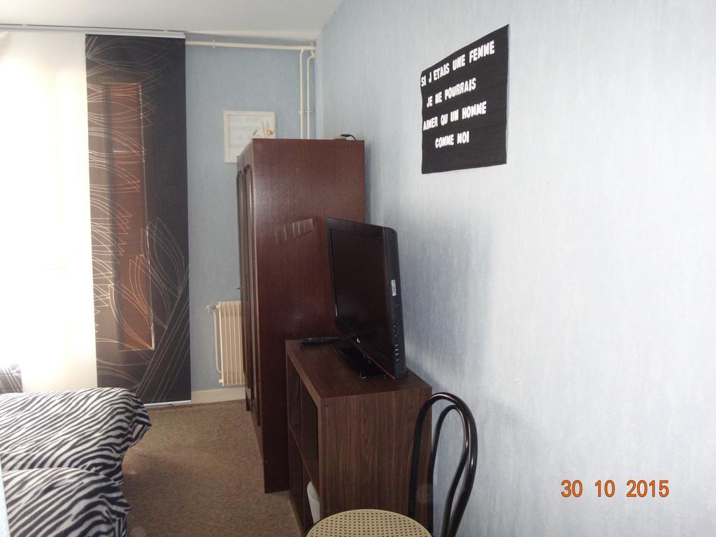 Hotel Bon Accueil Ойонакс Стая снимка