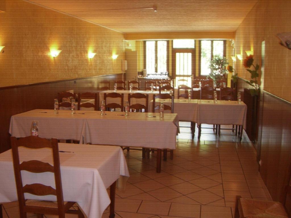 Hotel Bon Accueil Ойонакс Екстериор снимка